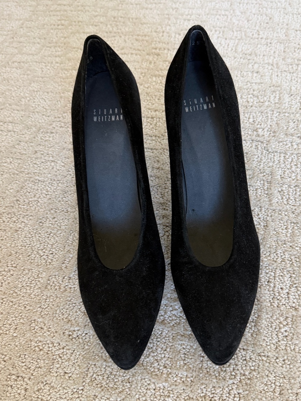 Stuart Weitzman NWOT Black Suede Pointed Pumps Size 9